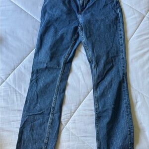 Abercrombie & Fitch 
90s Slim Straight Ultra High Rise